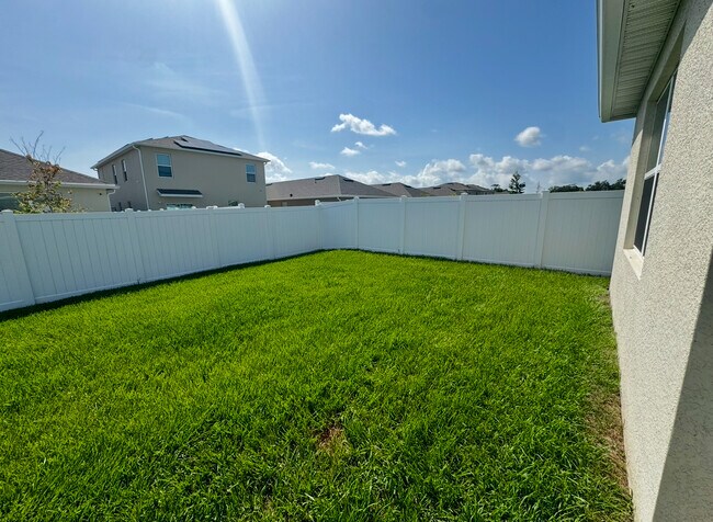 Building Photo - 1567 Barberry Dr