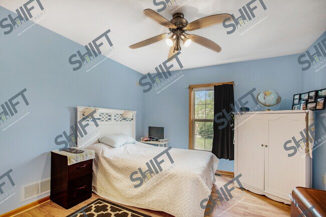 Building Photo - 2688 Walnut Hills Ct - 3 bedroom Kentwood ...
