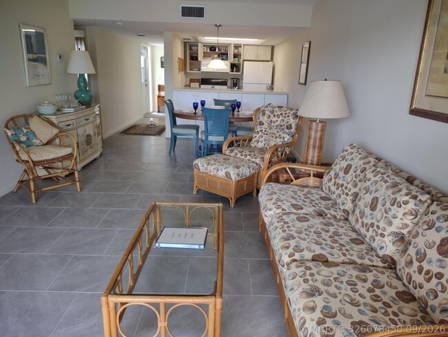 Building Photo - 5527 NE Gulfstream Way