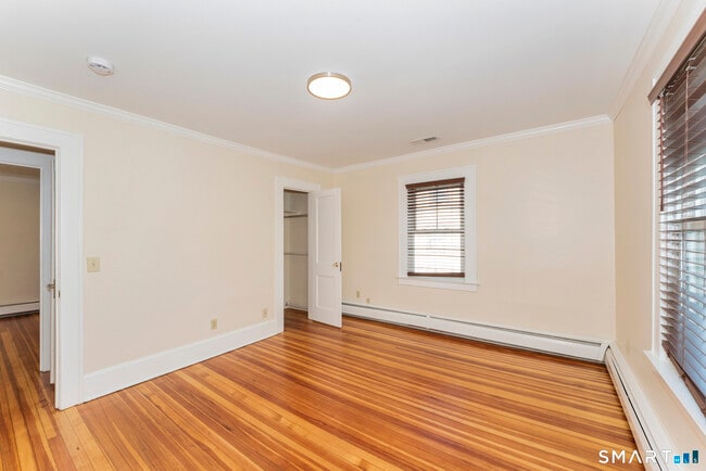 Building Photo - 798 Farmington Ave