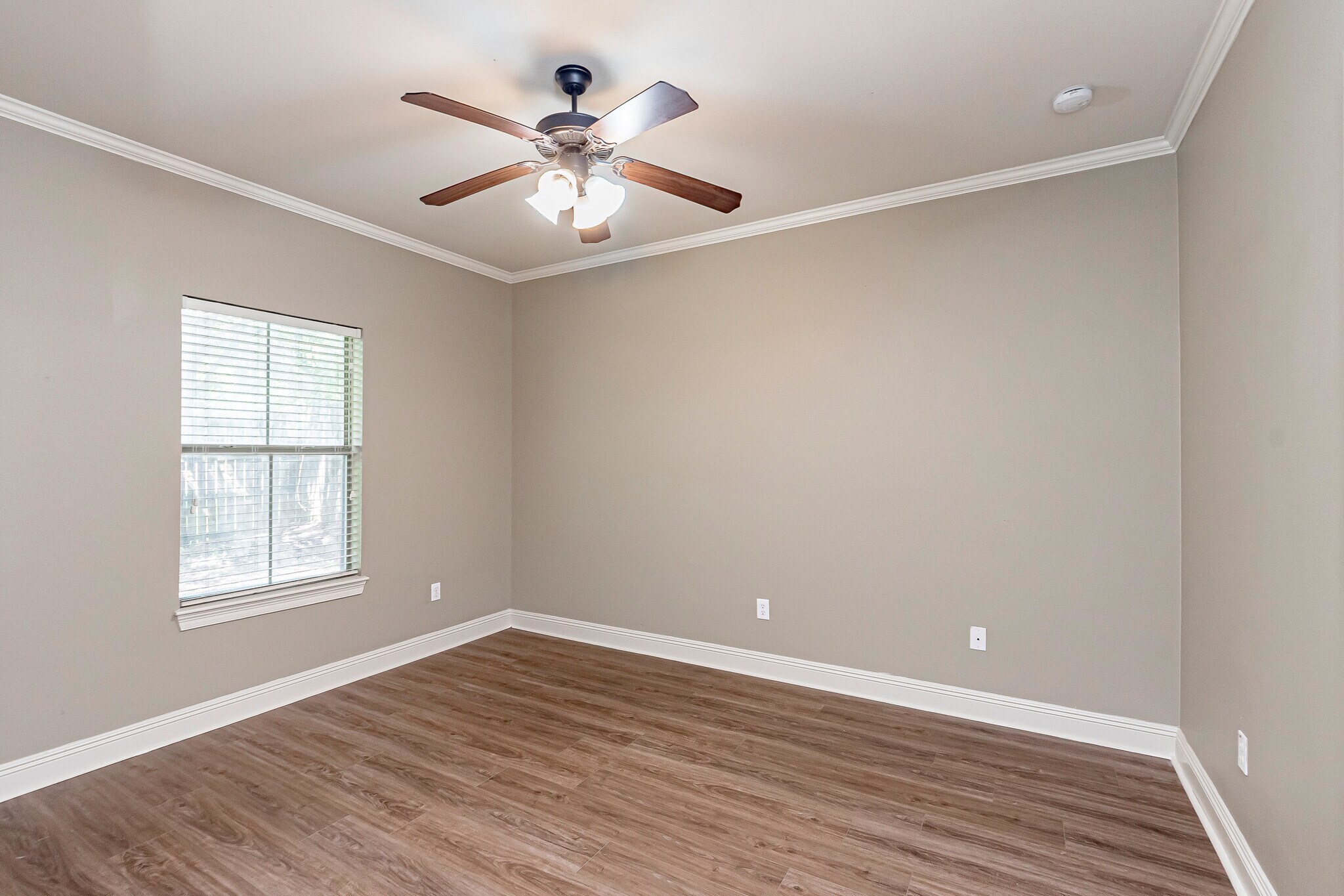 Building Photo - 828 Meadow Bend Dr