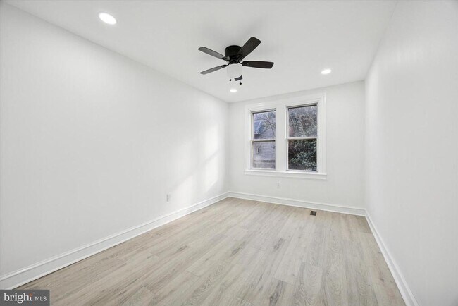 Building Photo - 3241 N Etting St