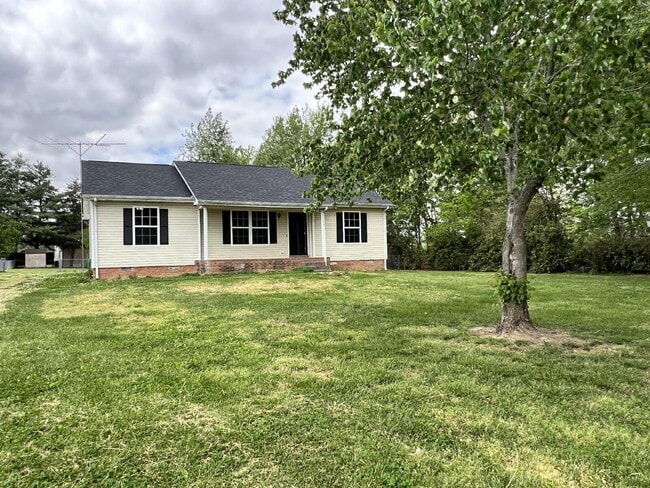 Building Photo - "Charming 3-Bedroom Haven with 2 Full Baths in Portland, TN – Your Cozy Retreat Awaits!"