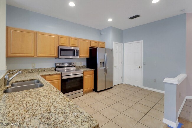 Building Photo - 936 Hampton Cir