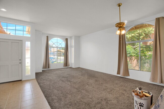 Building Photo - 40170 Tanager Cir