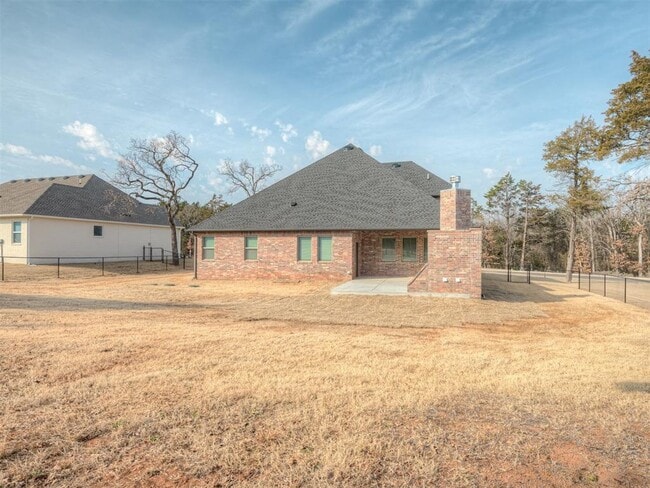 Building Photo - 8322 Robin Wy