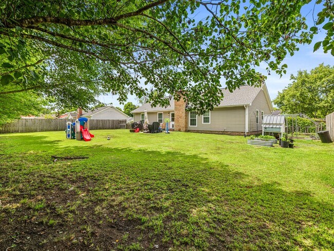 Building Photo - Raintree Subdivision