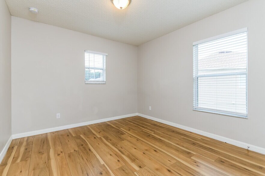 Building Photo - 16805 Gold Star Ct