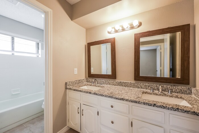 Building Photo - 106 Pueblo Dr