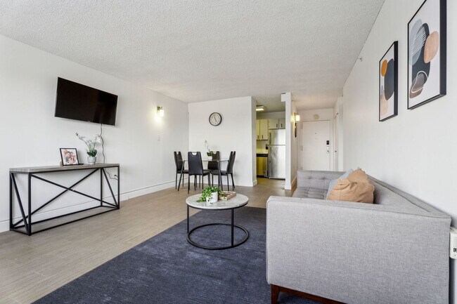 Building Photo - 1711 Bellevue Ave