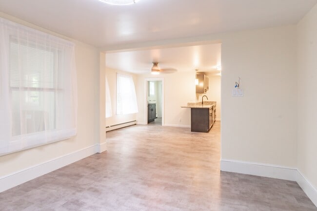 Building Photo - 179 Chestnut St