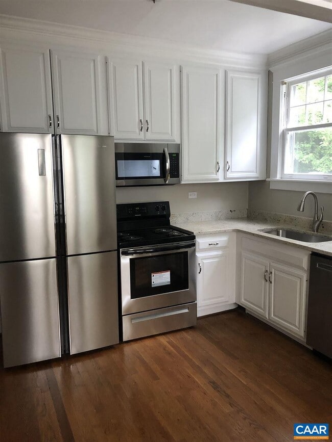 Building Photo - 1933 Lewis Mountain Rd