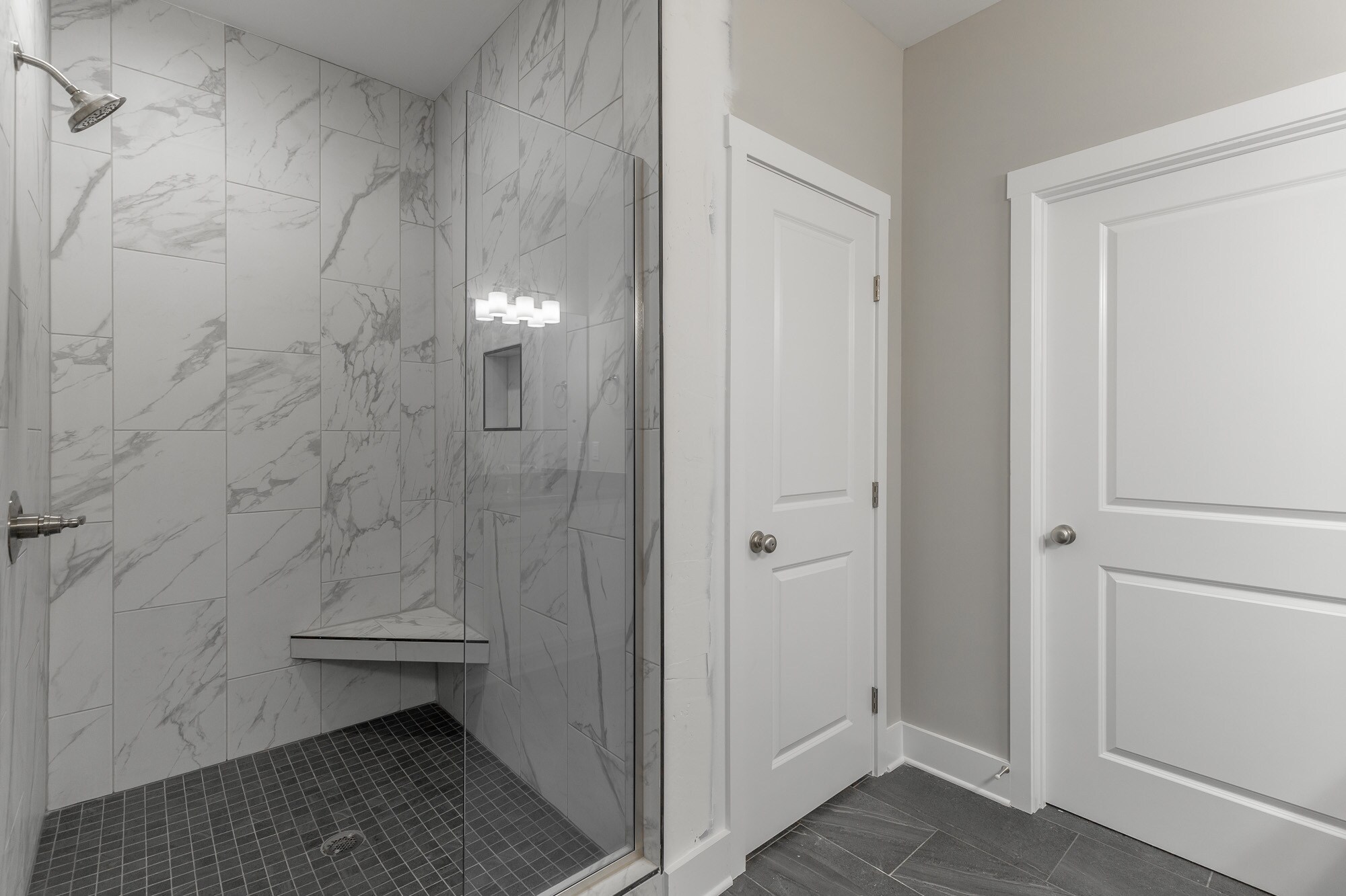 Building Photo - 4646 Heiskell Dr