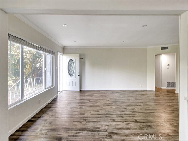 Building Photo - 1040 N Sierra Bonita Ave