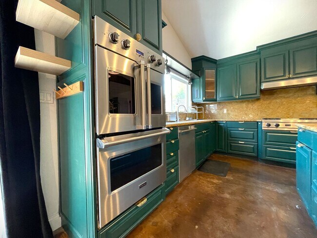 Building Photo - Custom 3-Bed, 2.5 -Bath Retreat with Luxury Features in Reseda