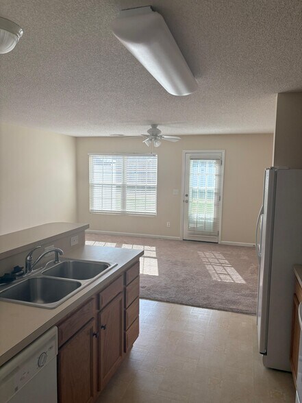 Building Photo - 7362 Colleen Park Dr