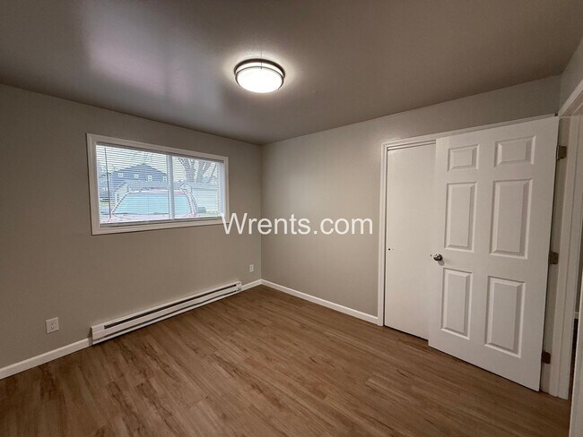 Building Photo - $750 off Move in Special - 2 Bed/1 Bath Cheney EWU