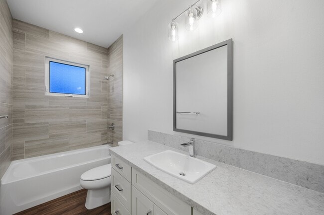 Building Photo - 112 Oliona St