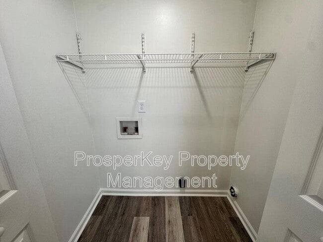 Building Photo - 6428 Luna Dr