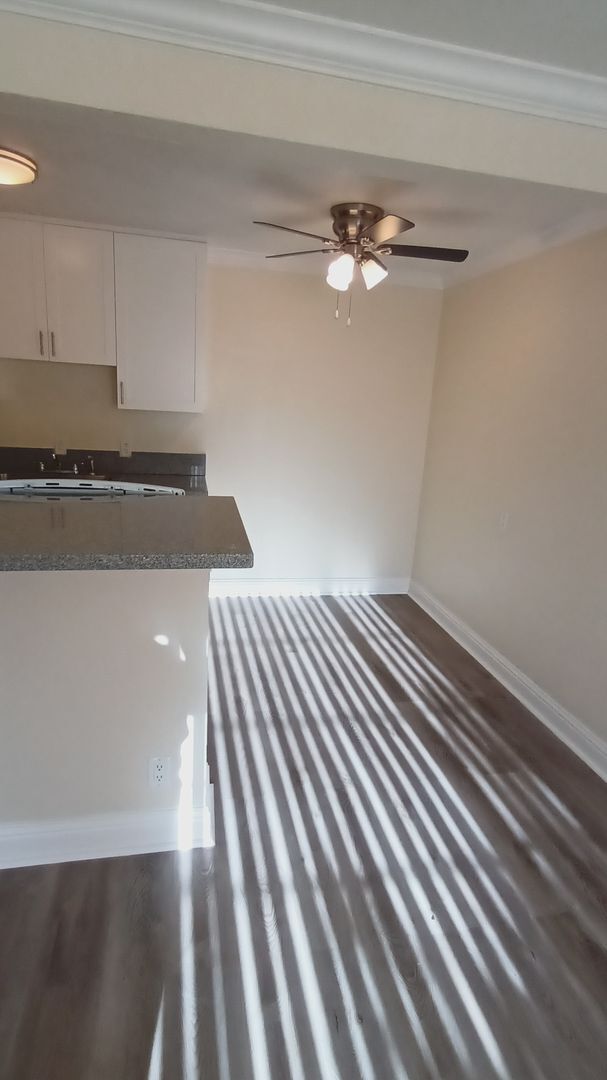 Building Photo - Welcome to SkyView Villa & Somerset Apartments!