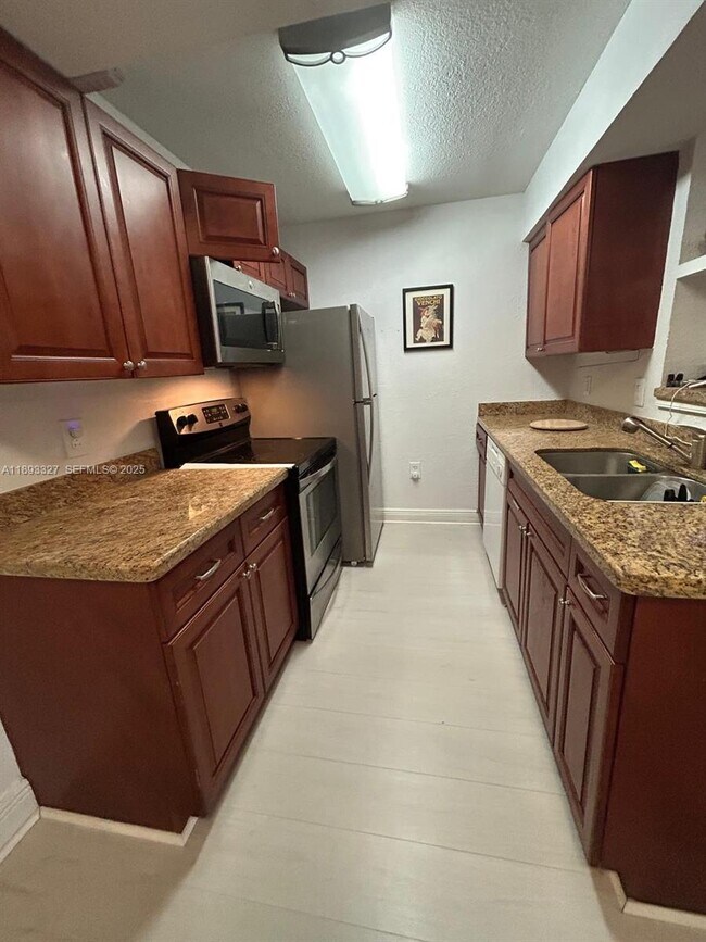 Building Photo - 15551 SW 104th Terrace