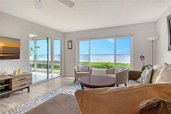 Building Photo - 4800 Gulf of Mexico Dr