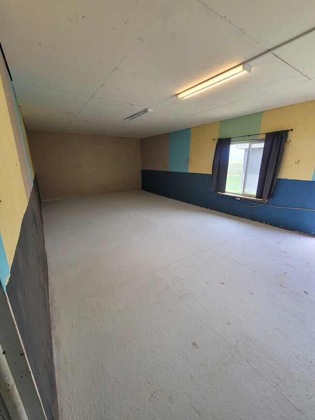 Building Photo - 11665 Blaney Rd S
