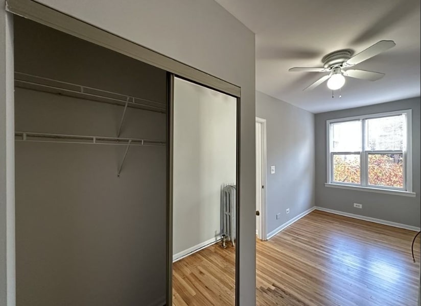 Building Photo - 914 W Dakin St