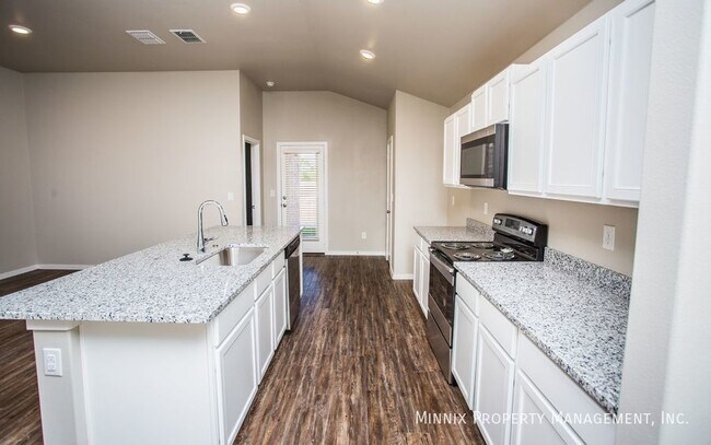 Building Photo - 2113 N. Ave. L-