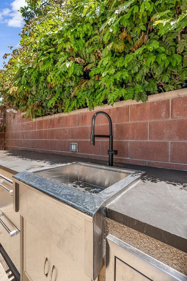 Building Photo - Luxurious French Country Estate in Ladera Ranch – Fully Furnished with Flexible Short-Term Lease ...