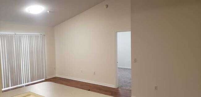 Building Photo - Elegant 2bedrooms 2 bathrooms