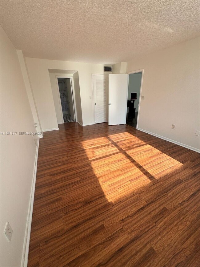 Building Photo - 15600 NW 7th Ave