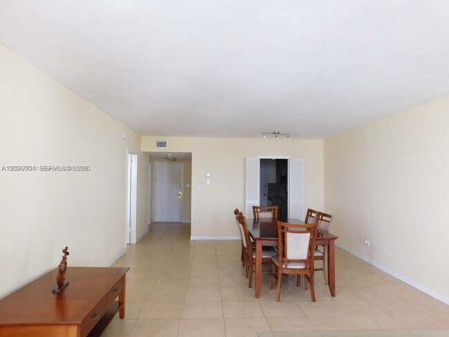 Building Photo - 5401 Collins Ave