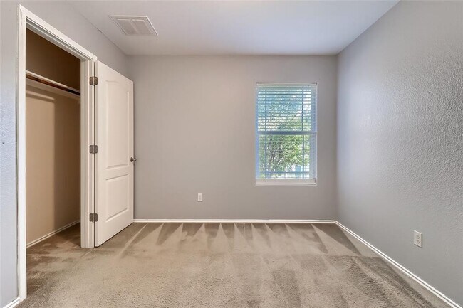 Building Photo - 3308 Barksdale Dr