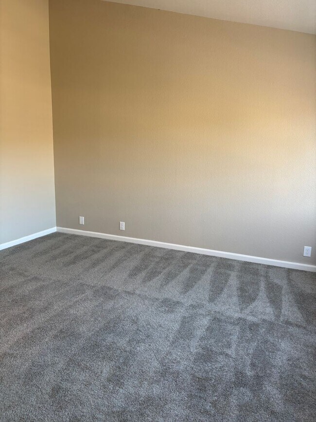 Building Photo - 1810 Carneros Cir