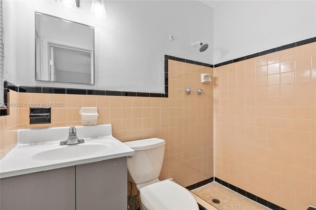 Building Photo - 1050 SW 28th St