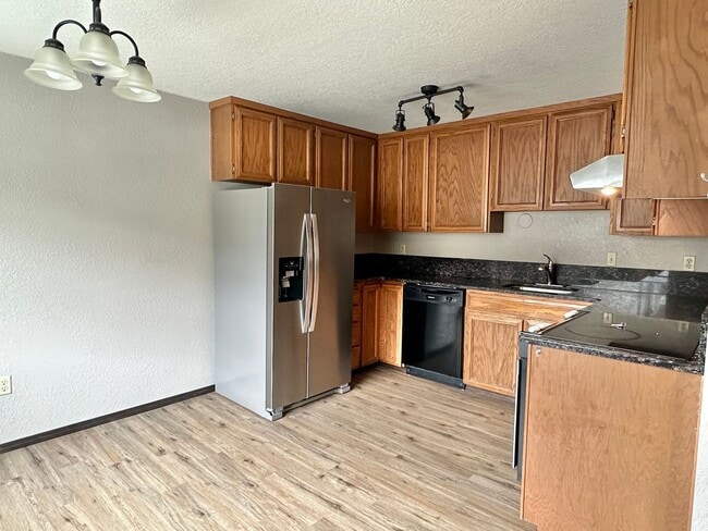 Building Photo - Location, Location, Location! 2-bed Ballar...