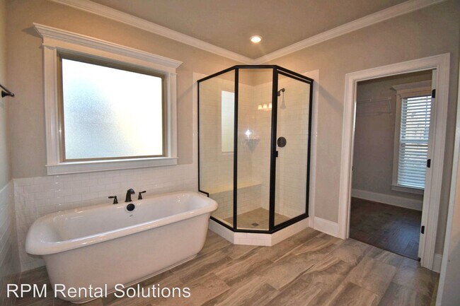 Building Photo - 4 br, 3 bath House - 1001 Kittywood Court