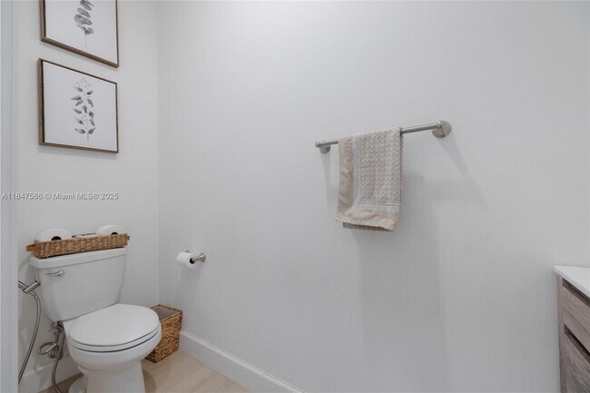 Building Photo - 147 SW 185th Way