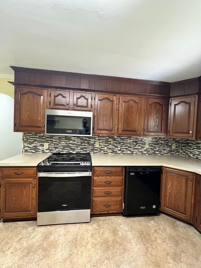 Building Photo - 3 Bedroom, 1 Bath Rancher Available for Rent!
