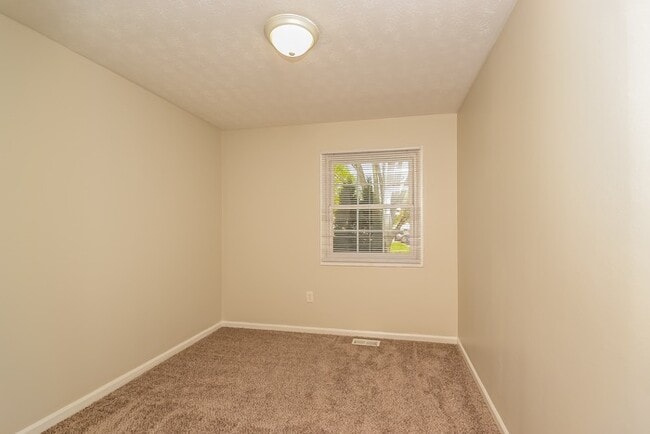 Building Photo - 1031 Stratford Pl