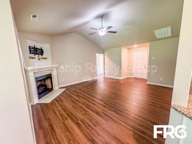 Building Photo - 110 Highland Pk Dr
