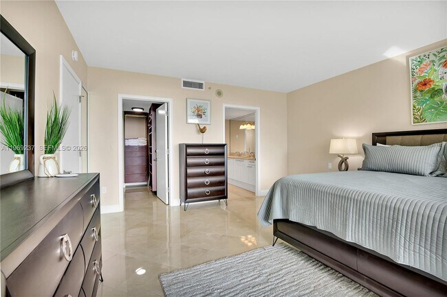 Building Photo - 3350 SW 27th Ave