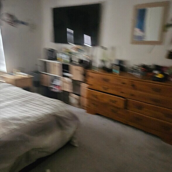 Building Photo - 137B Highrock Rd