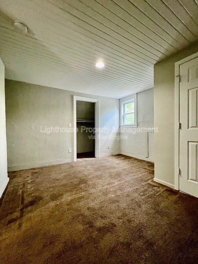 Building Photo - 708 Elizabeth St