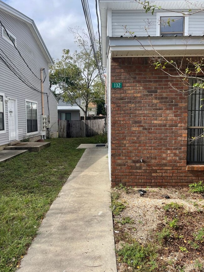Primary Photo - 132 Alder Ave SE