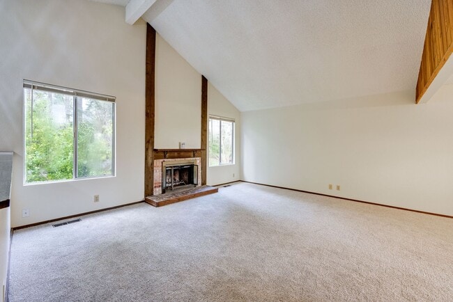 Building Photo - 4617 Basswood Ct SE