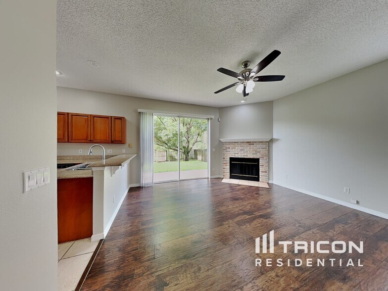 Building Photo - 2802 River Ridge Dr
