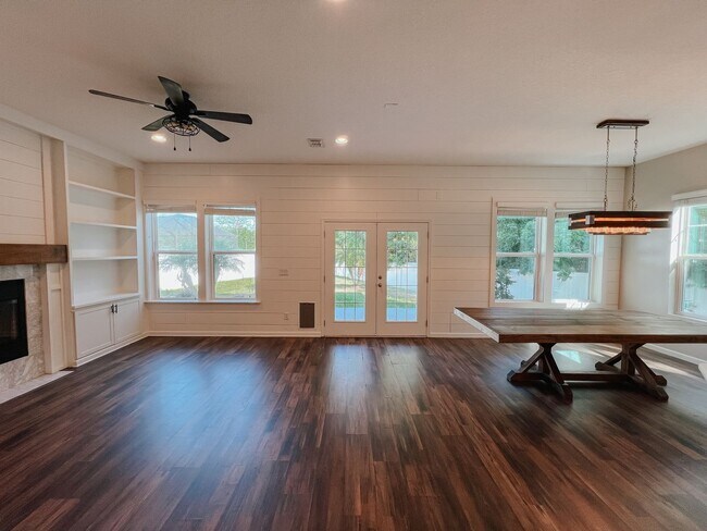 Building Photo - Updated Eagle Harbor Home with Preserve Views