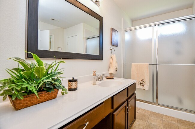 Building Photo - 18114 Waverly Hollow Ln